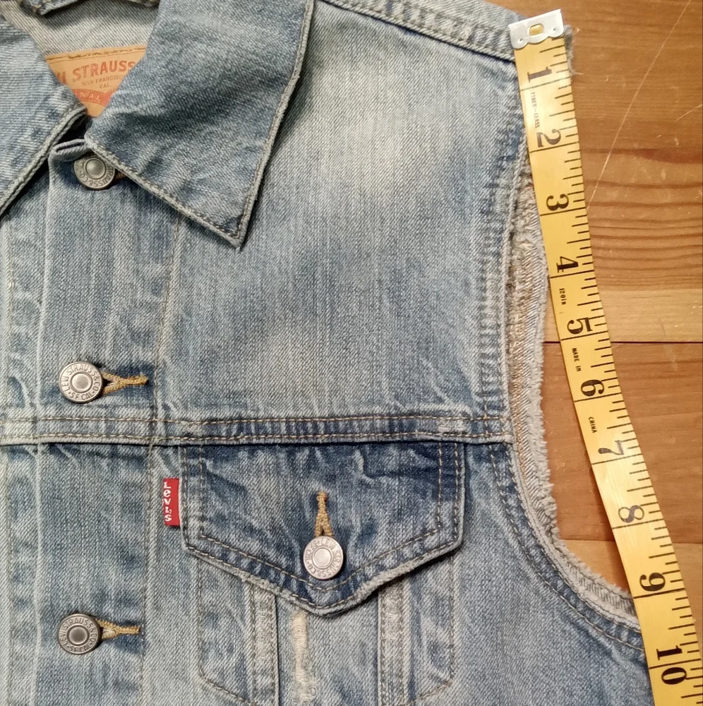 Levi's Jean Jacket Vest - Picture 7 of 9